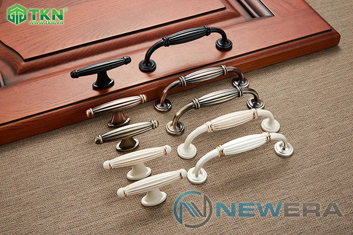 Hình ảnh thực tế tay nắm tủ bếp nội thất cổ điển NewEra NE2857.128WG