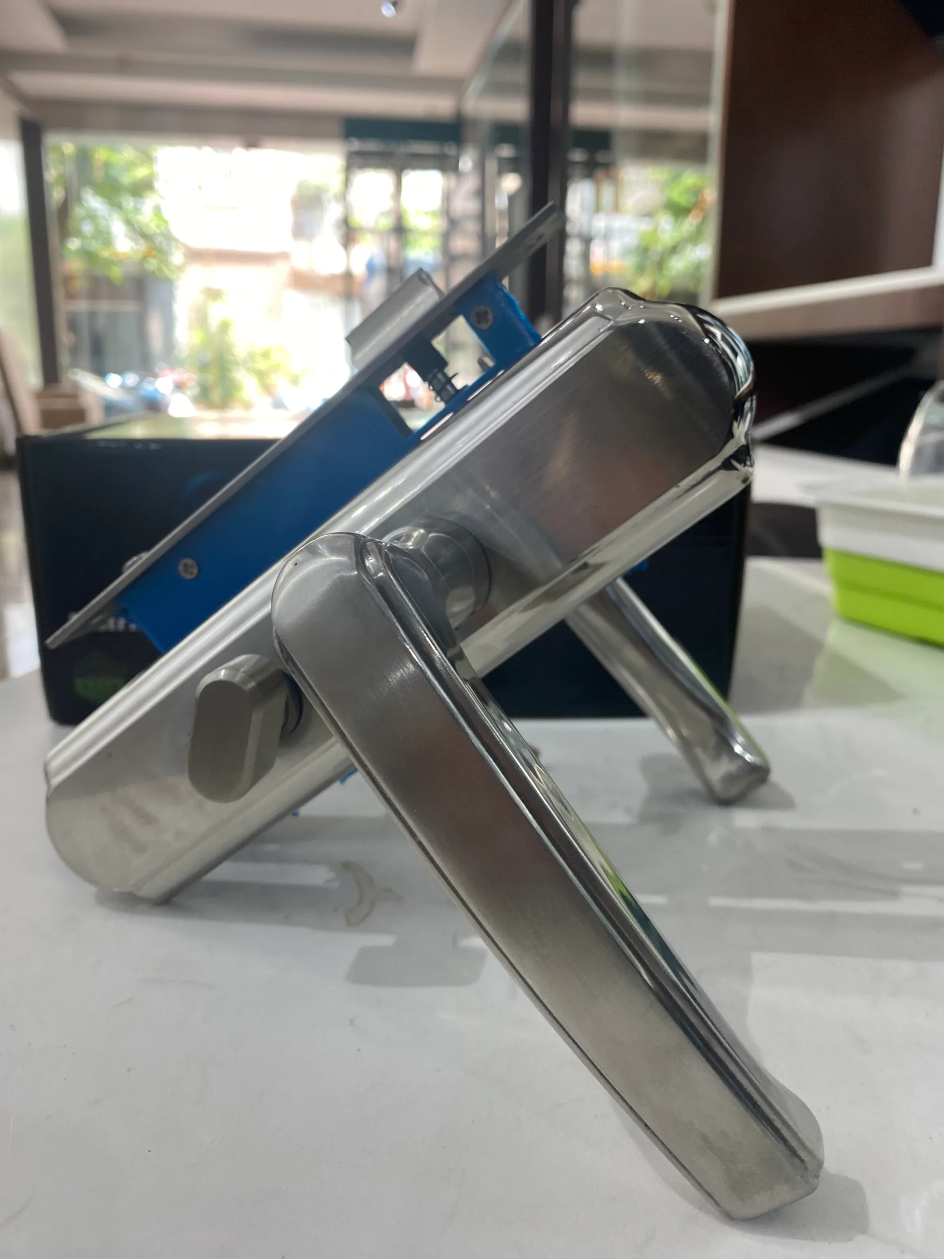 Khóa cửa thông phòng NewEra inox NE58-777N 2