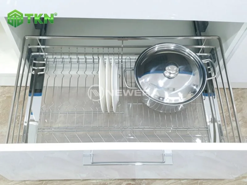 Giá xoong nồi NewEra NE199.700A tích hợp ray giảm chấn phù hợp sử dụng với tủ bếp cánh kéo 