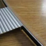 Chân nhựa màu đen NewEra với khóp dài 3m NE1600.3000