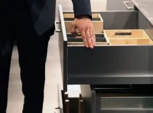 Thiết kế ngăn kéo tủ bếp GRASS mới cho Häcker Küchen