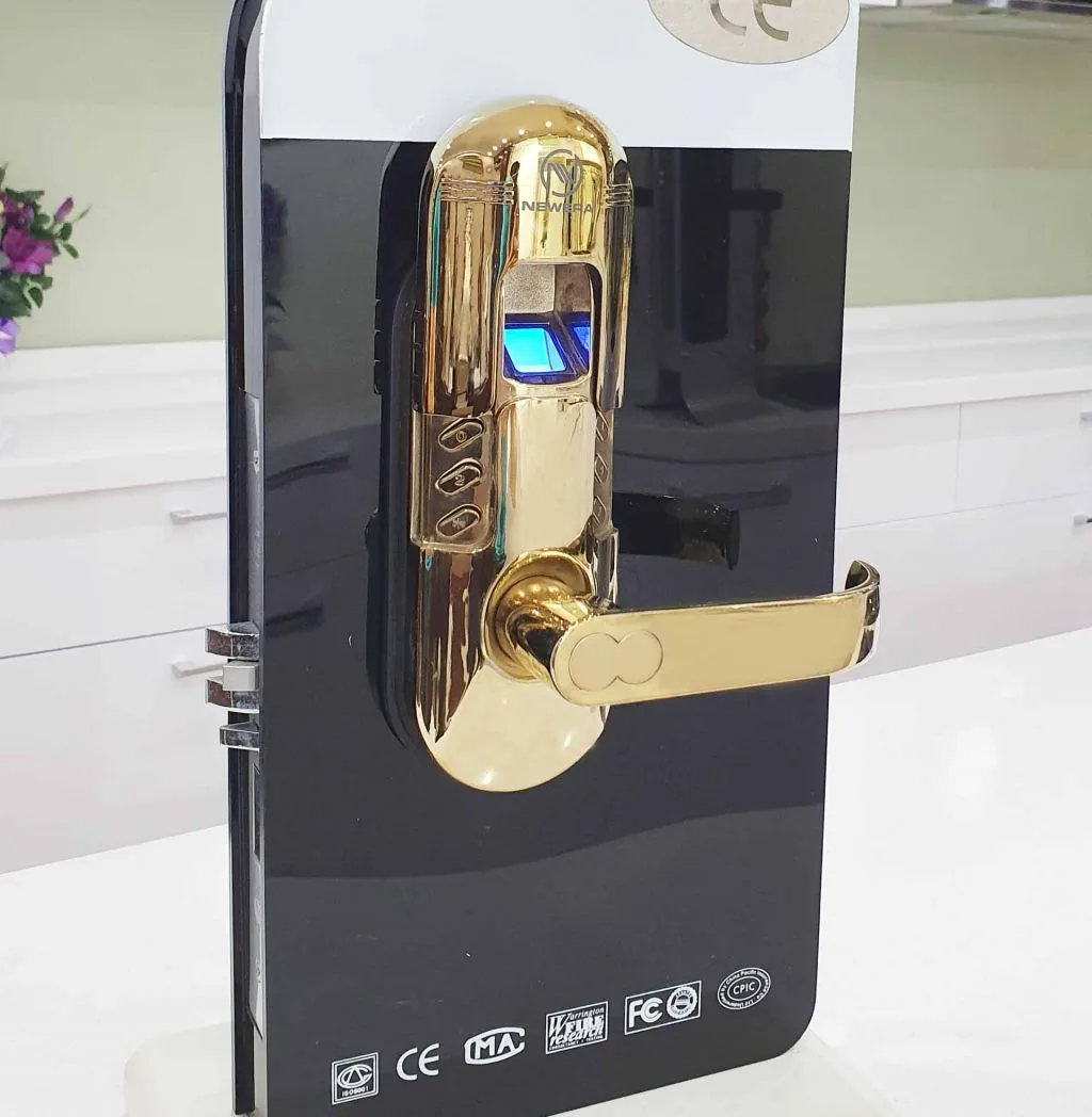 Khóa cửa vân tay, mật mã, chìa cơ NewEra NE6666FP88PG