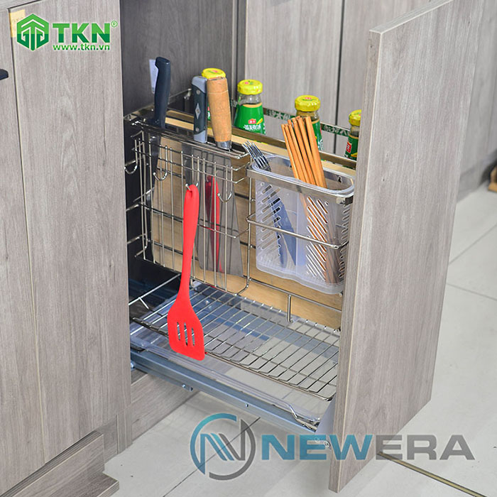 Kệ để dao thớt NewEra - mã NE255.300 với thiết kế sang trọng, được làm từ inox 304 có độ bền lên đến 20 năm 