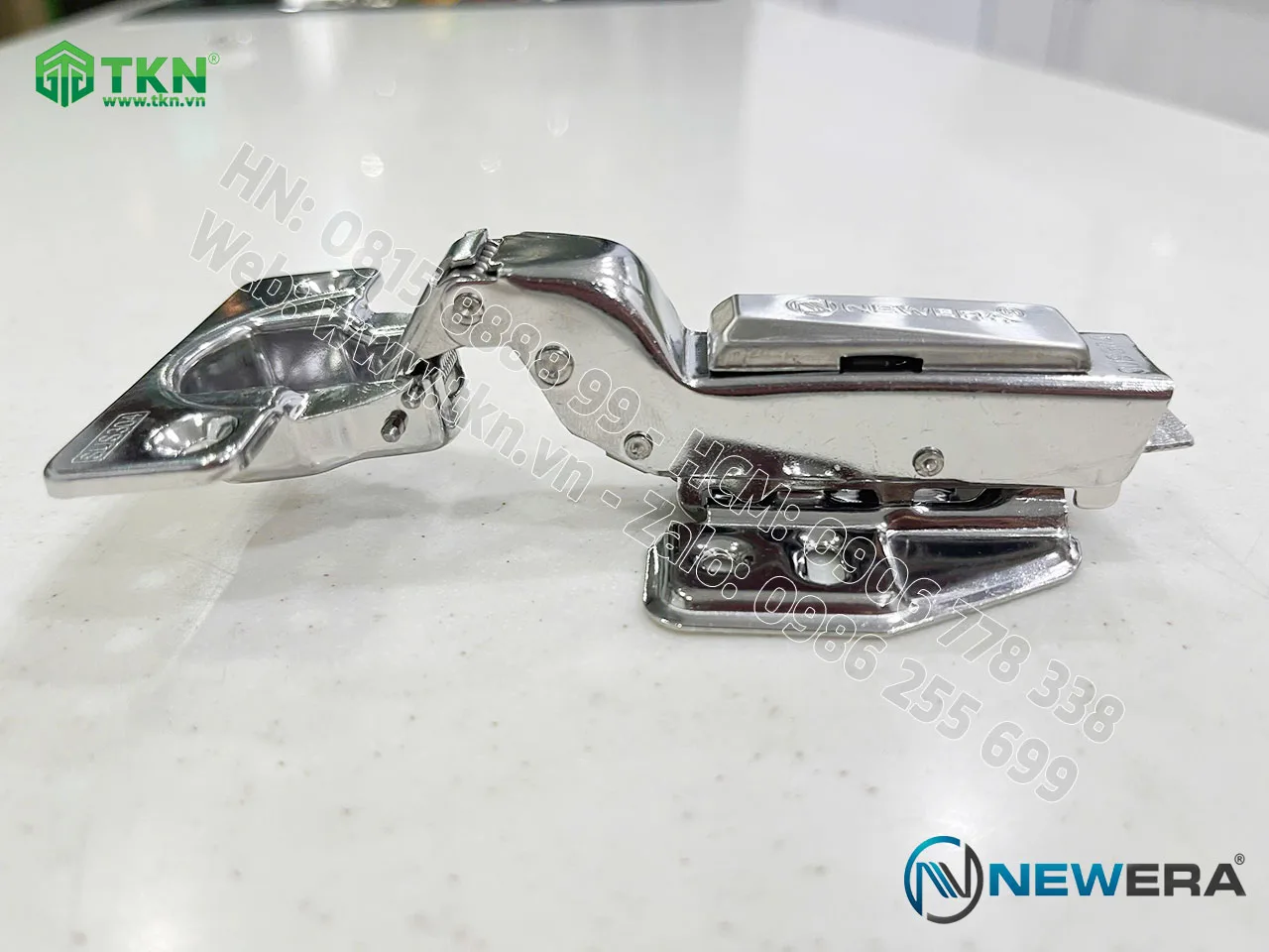 Bản lề NewEra cong nhiều SUS 304 giảm chấn, lắp nhanh 899C