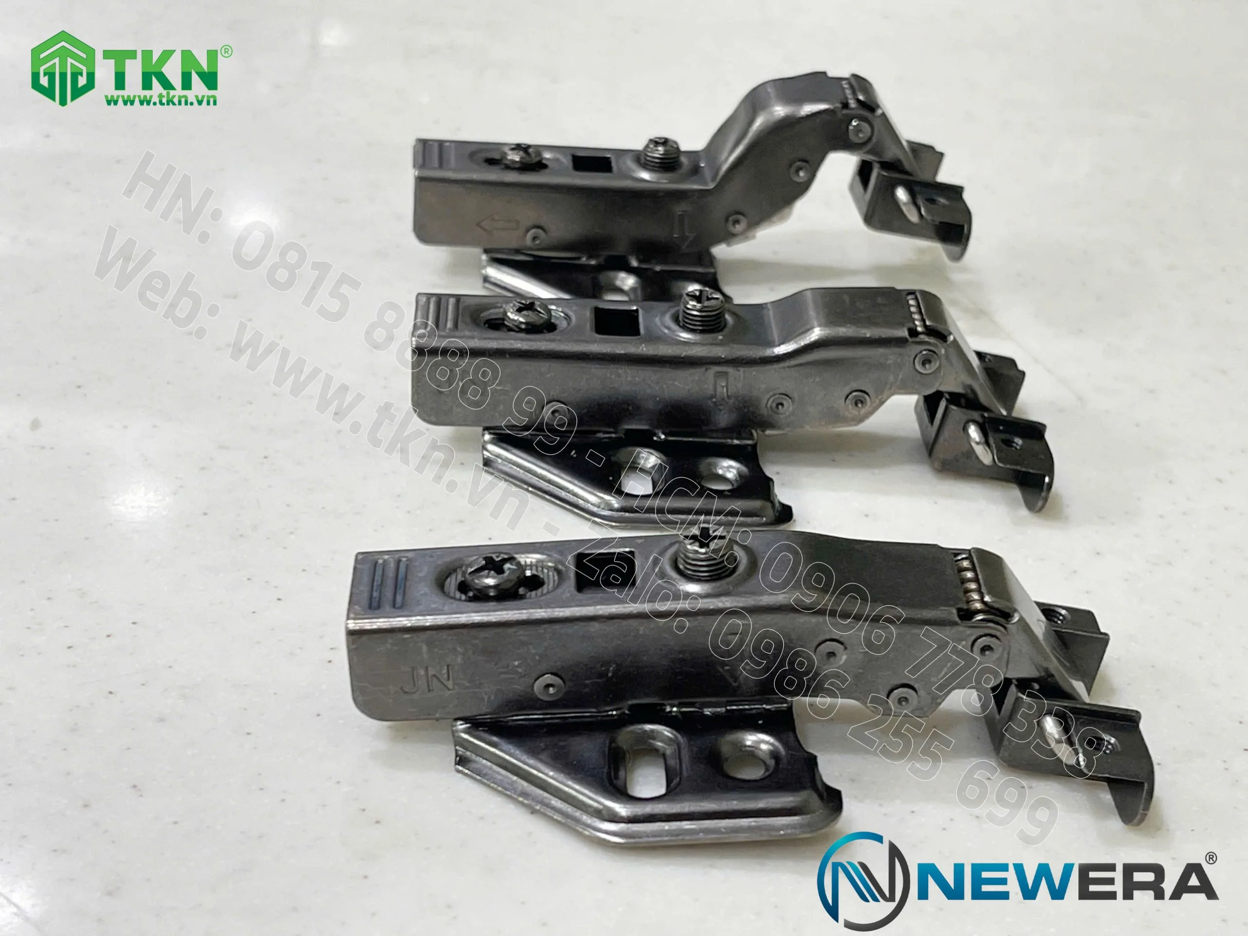 ban le cong vua newera 399b 10 scaled