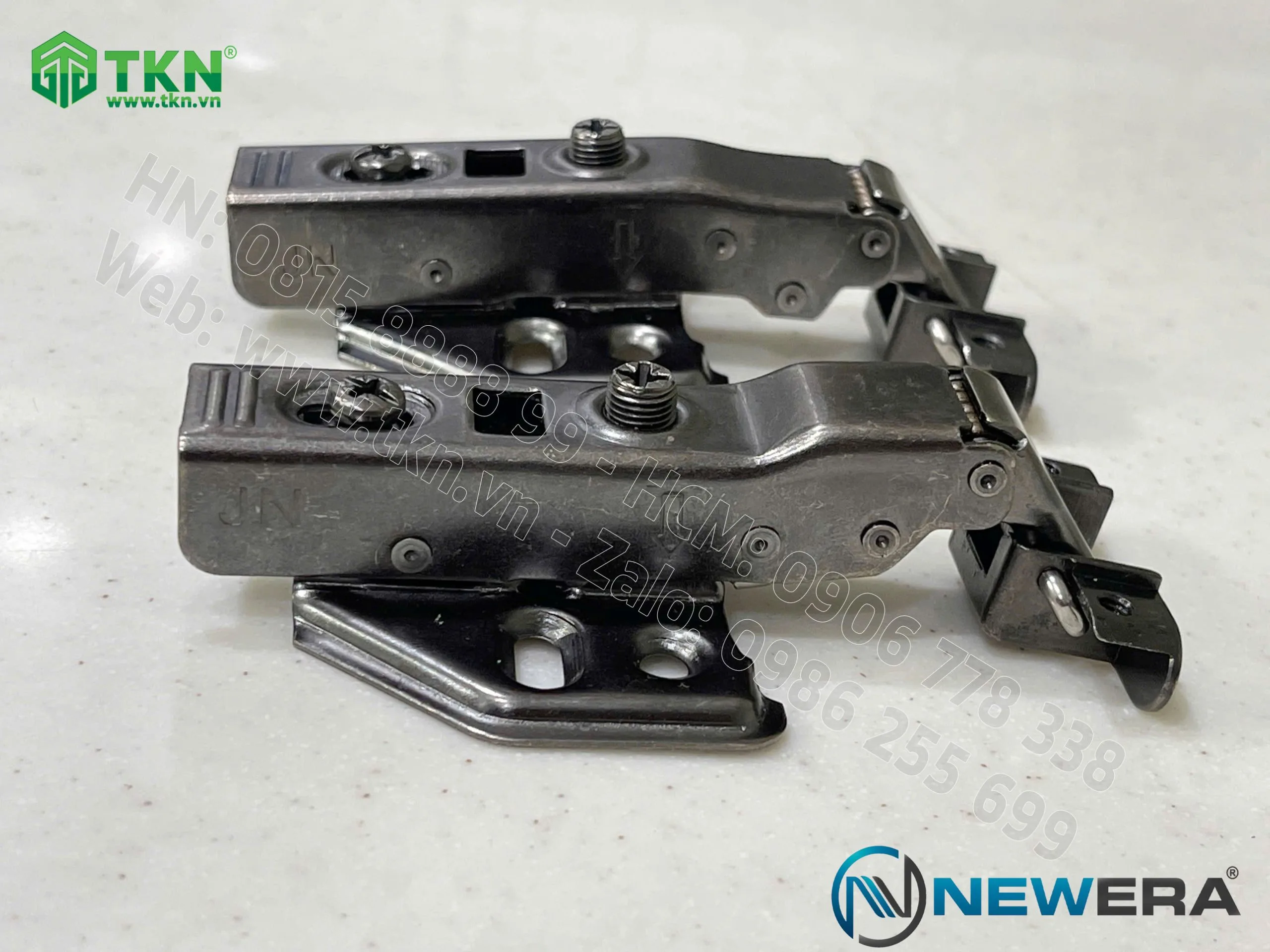 Bản lề cong vừa NewEra khung nhôm giảm chấn piston đồng dùng cho cánh kính khung nhôm 399B 8