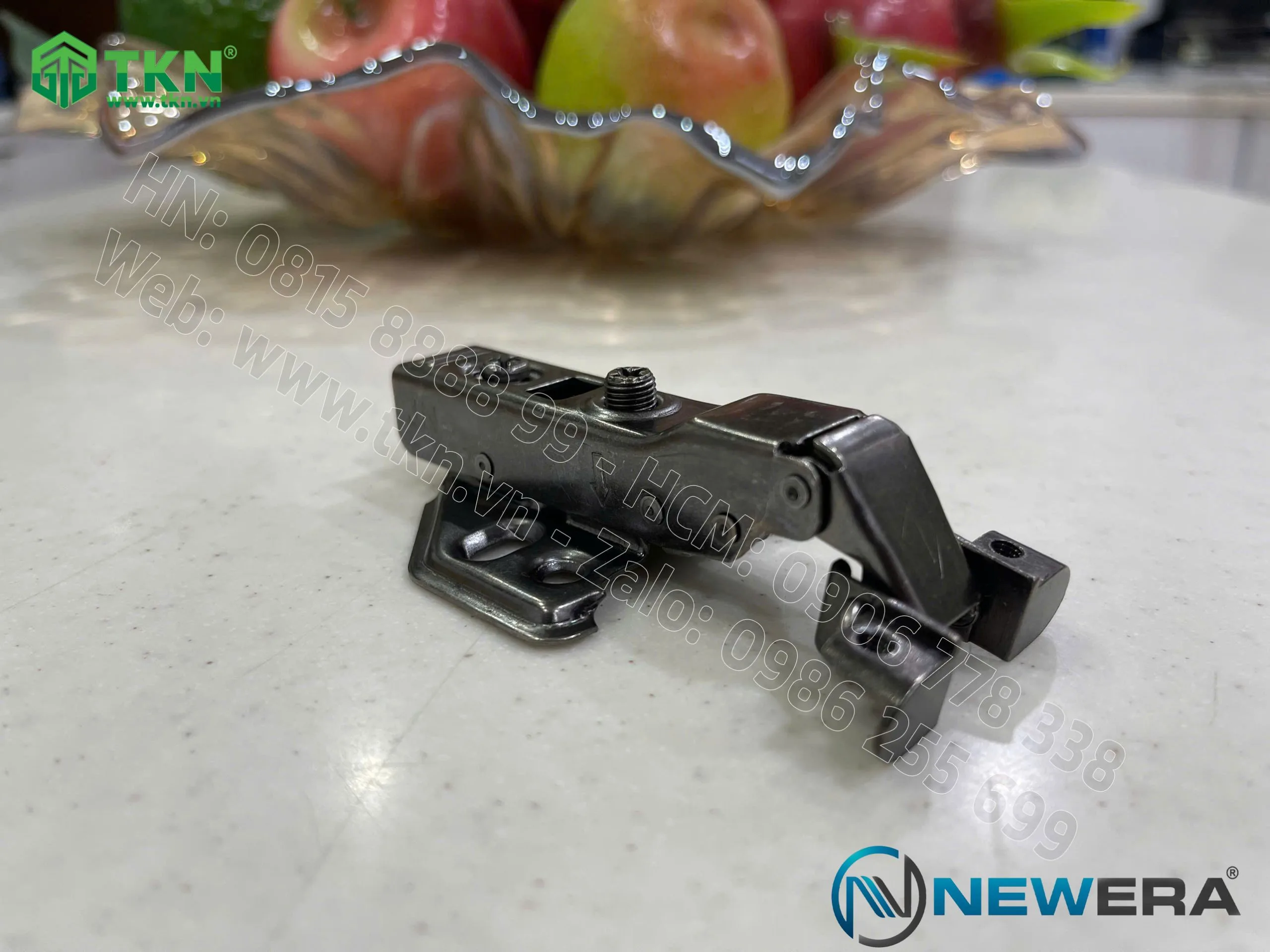 ban le cong vua newera 399b 15 scaled