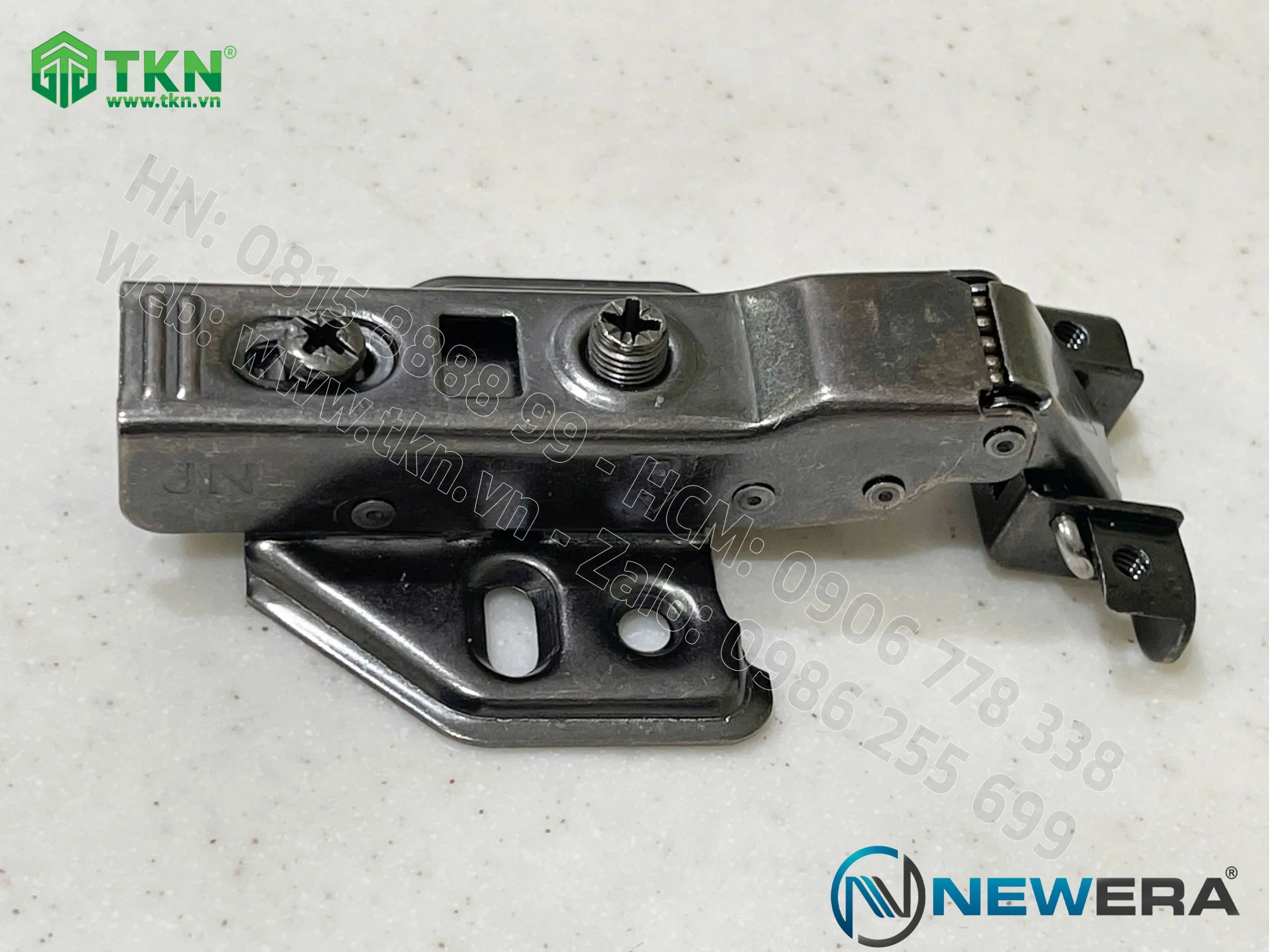 Bản lề cong vừa NewEra khung nhôm giảm chấn piston đồng dùng cho cánh kính khung nhôm 399B 4