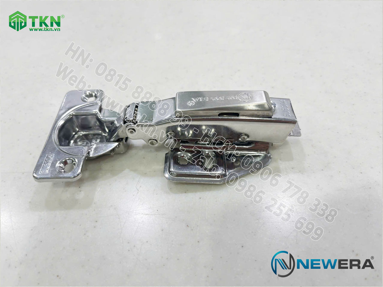 ban le giam chan newera 899a 7