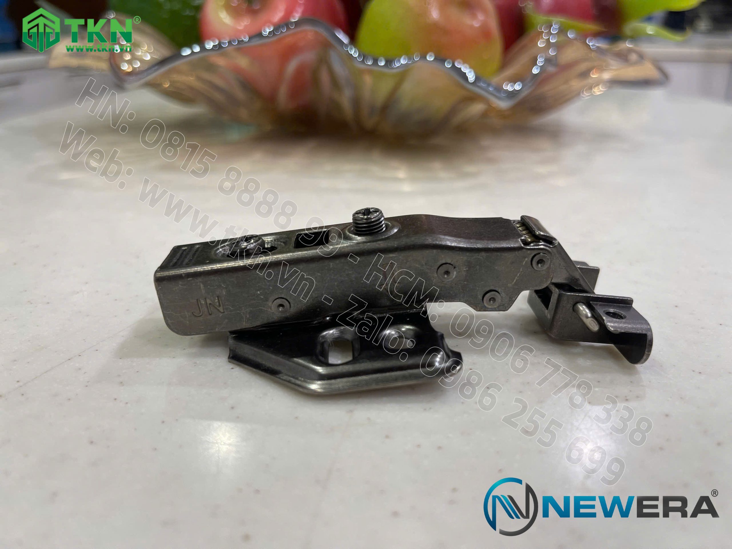 Bản lề thẳng NewEra khung nhôm giảm chấn piston đồng dùng cho cánh kính khung nhôm 399A 5