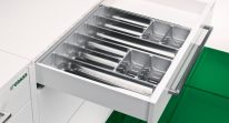 Nâng tầm ngăn kéo bếp với khay chia thìa dĩa inox Grass 6 khay