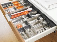 Vì sao ray trượt âm giảm chấn NewEra là xu hướng nội thất 2025?