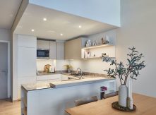 10 Giải Pháp Thiên Tài Cho Bếp Nhỏ Dưới 6m2: Tăng Gấp Đôi Không Gian Lưu Trữ