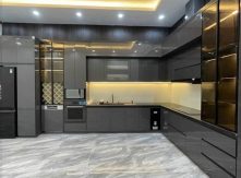 Chi Phí Hoàn Thiện Tủ Bếp Chữ L 5m Hết Bao Nhiêu Tiền 2025? (Bóc Tách A-Z)