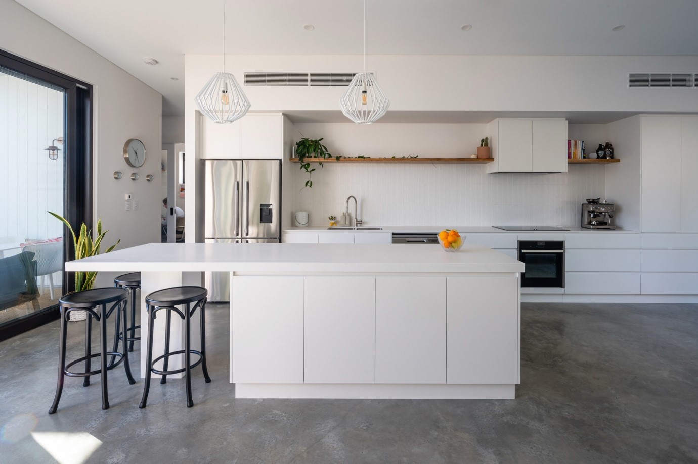 Phỏng Vấn Đầu Bếp Nhà Hàng 5 Sao: Bí Quyết Sắp Xếp Bếp Chuyên Nghiệp Để Nấu Ăn Nhanh Gấp Đôi