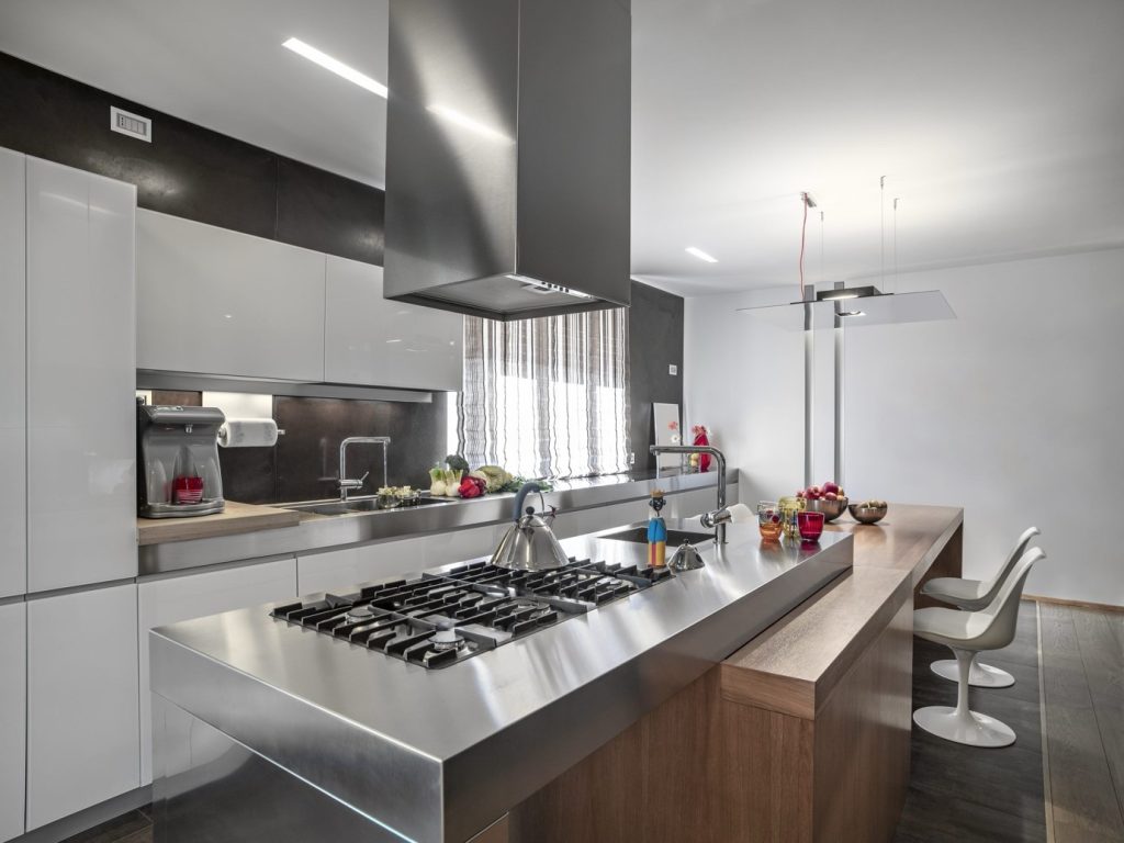 7 dau hieu cho thay da den luc ban phai dap bo gian bep cu 2