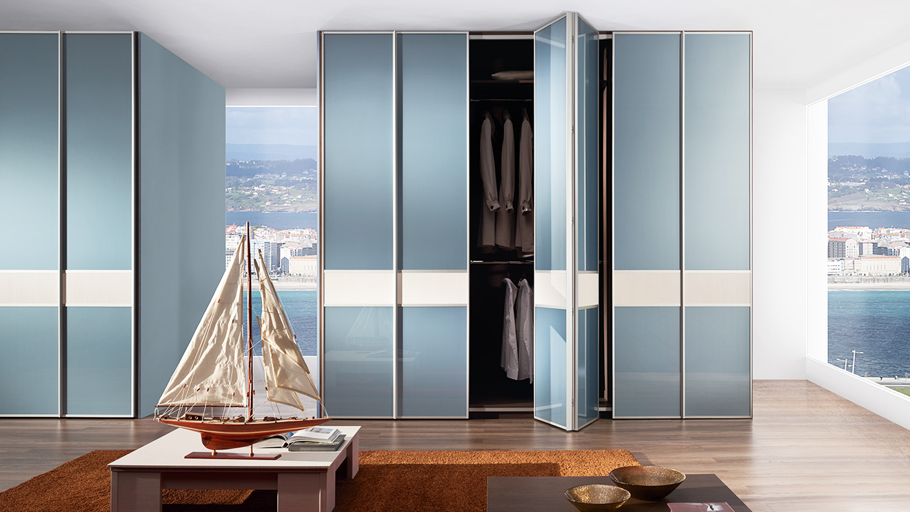 Giải Pháp Góc Tủ Hoàn Hảo: Phân Tích Sâu Hệ Cửa Gấp Tủ Áo NewEra NE324C Và Ray Đồng Bộ