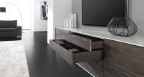 Cuộc Cách Mạng “Quiet Luxury” (Xa Xỉ Thầm Lặng): Tại Sao Những Chủ Nhà Tinh Tế Nhất Đang Lặng Lẽ Lựa Chọn GRASS
