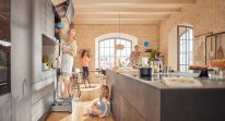 So Sánh Các Loại Ray Trượt NewEra: Ray Trượt Âm vs. Ray Hộp – Nâng Tầm Đẳng Cấp Ngăn Kéo Của Bạn