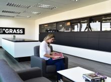 Một Sáng Chủ Nhật Yên Bình: Căn Bếp GRASS & Giai Điệu Của Sự Tĩnh Lặng Gia Đình