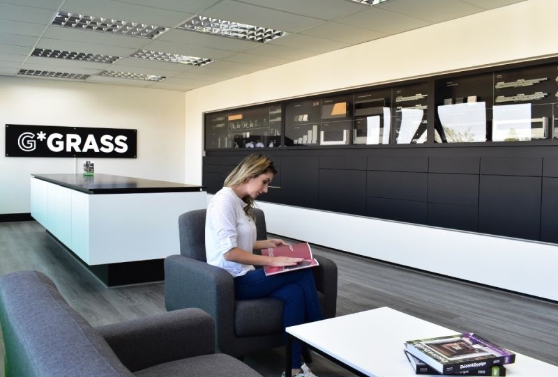 Một Sáng Chủ Nhật Yên Bình: Căn Bếp GRASS & Giai Điệu Của Sự Tĩnh Lặng Gia Đình