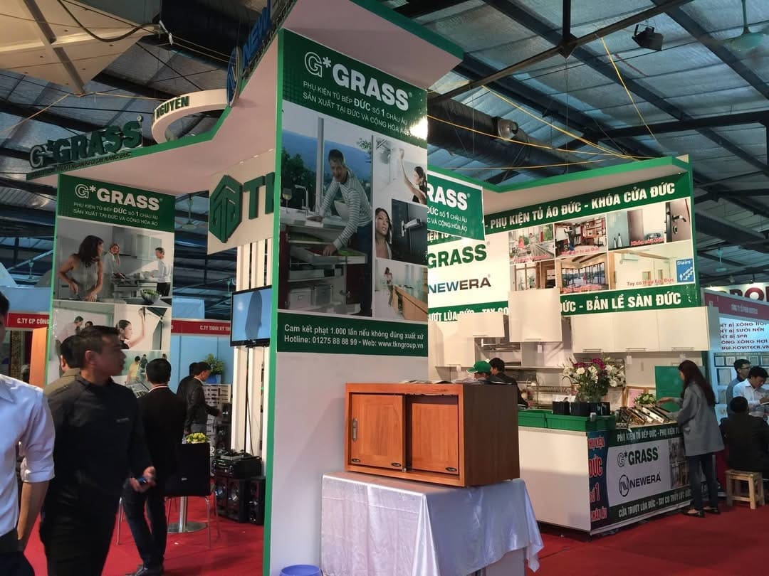 Gian hàng hội chợ TKN giới thiệu phụ kiện tủ bếp Đức số 1 Châu Âu - thương hiệu GRASS và NewEra