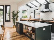 “Work from Home” Hiệu Quả Hơn Bắt Đầu Từ Gian Bếp: Thiết Kế Đảo Bếp Đa Năng Cho Thời Đại Mới