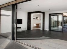 Phụ Kiện Cửa Lùa Âm Tường (Pocket Door): Giải Pháp Tối Ưu Không Gian Tuyệt Đối Cho Kiến Trúc Hiện Đại