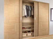 Phụ Kiện Cửa Lùa NewEra Cho Tủ Áo: Giải Pháp Vận Hành Êm Ái Và Chống Va Đập Bảo Vệ Trẻ Nhỏ